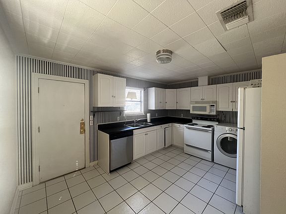 3rd image of 3106 30th St