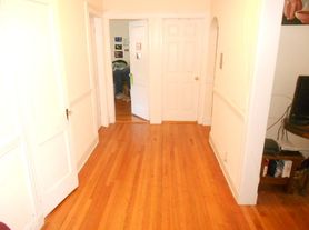 1868 Commonwealth Ave
