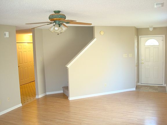 2nd image of 16827 Lowell Dr