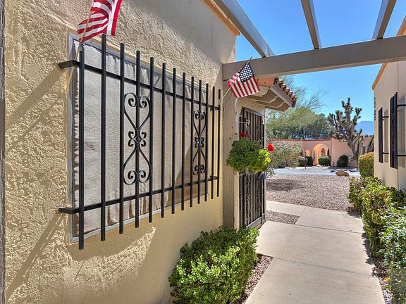 2nd image of 174 W Calle Del Ano