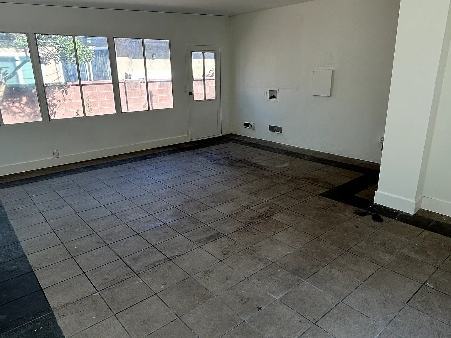 3 bed, 1134 sqft, $3,950 — Photo 4
