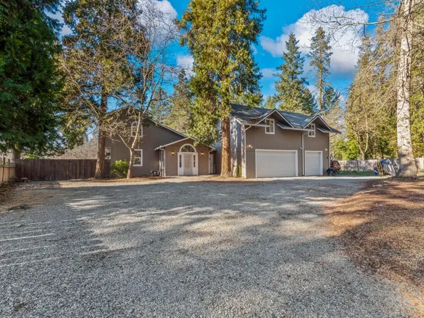 404 Whispering Pines Ln #C, Grants Pass, OR 97527