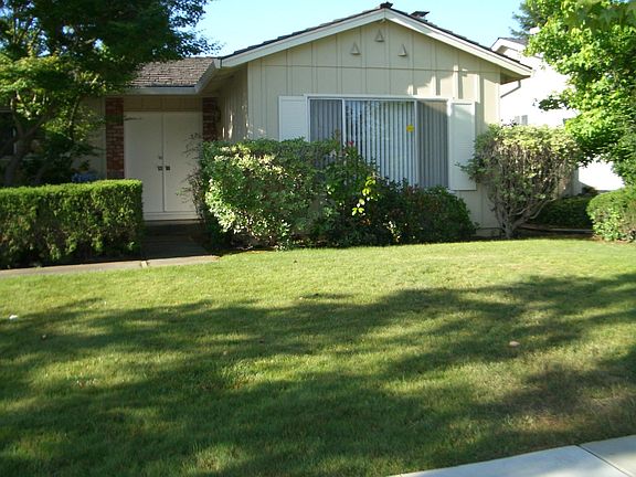 3rd image of 20678 Shelly Dr