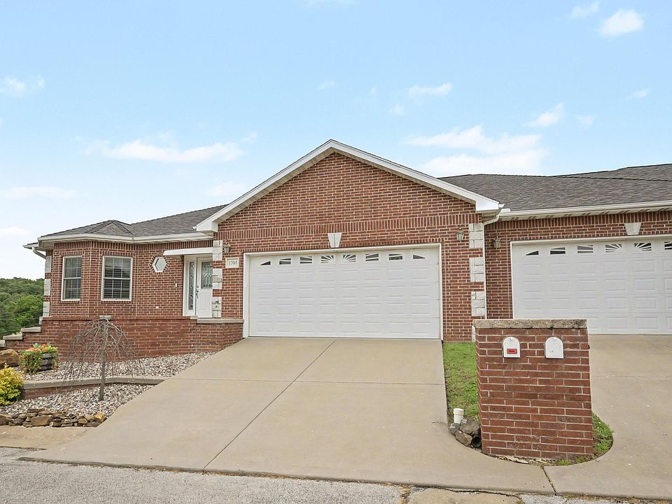 1st image of 1701 Village Lane