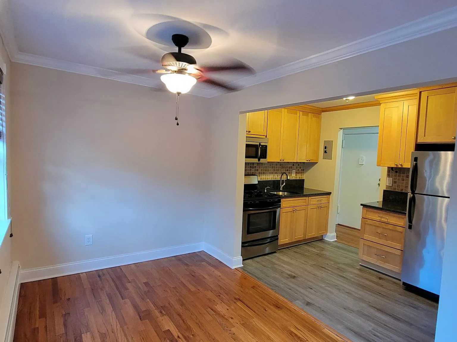 239 N Middletown Road — Photo 4