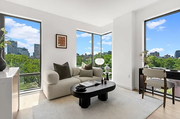 Living room, photo 2