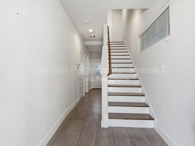 3024 Charline Ave — Photo 5