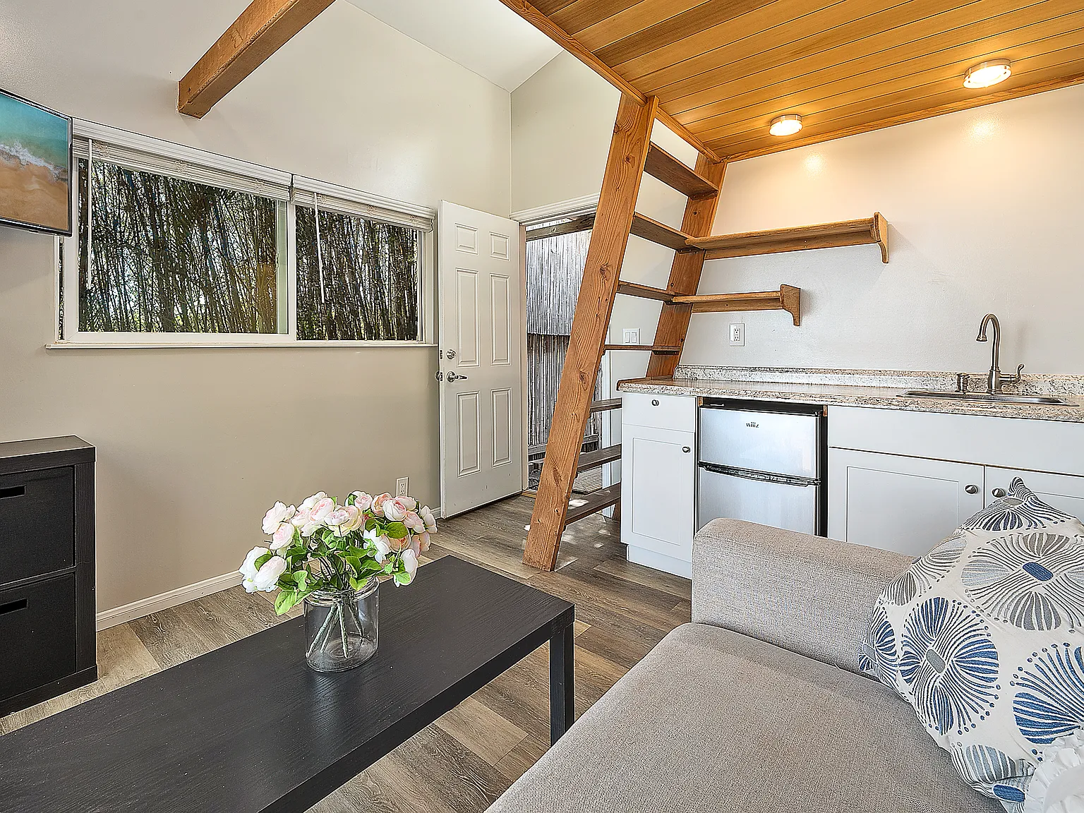 Studio, 120 sqft, $1,450 — Photo 3