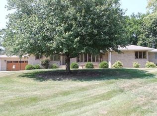 720 N 11th St, Monmouth, IL 61462