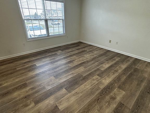 4th image of 19D Front St #19D