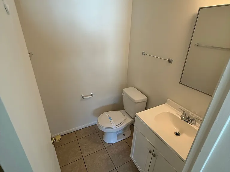 935 Springfield St #D — Photo 8