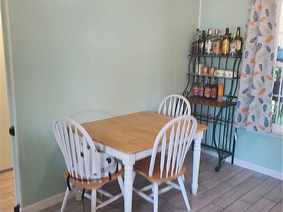 2nd image of 305 W Linden St