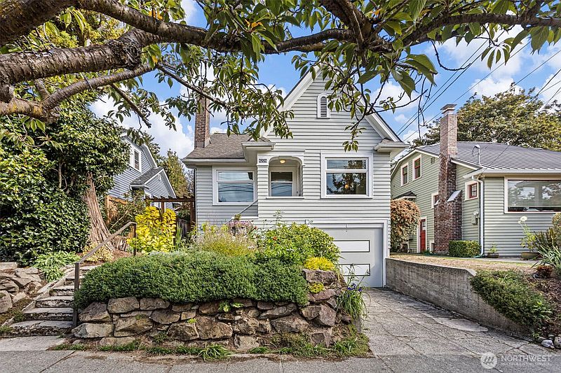 2nd image of 6228 26th Avenue NE