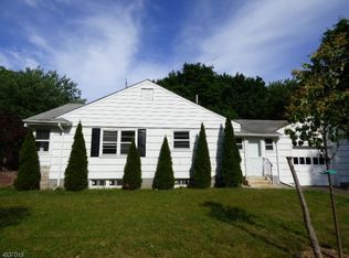 1 Diana Rd, Morris Plains, NJ 07950