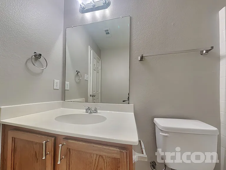 5816 Greenmeadow Dr — Photo 13