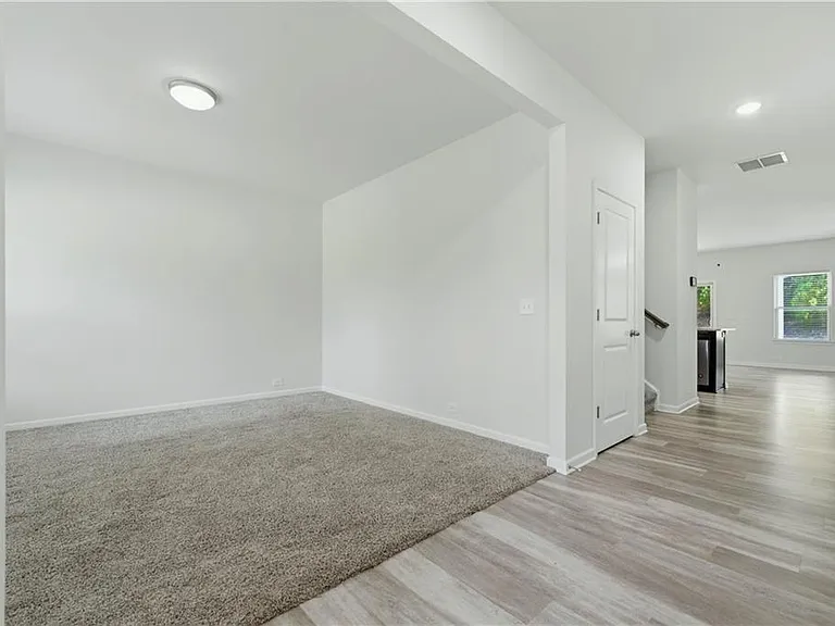 1900 Azure Grove Ct — Photo 3