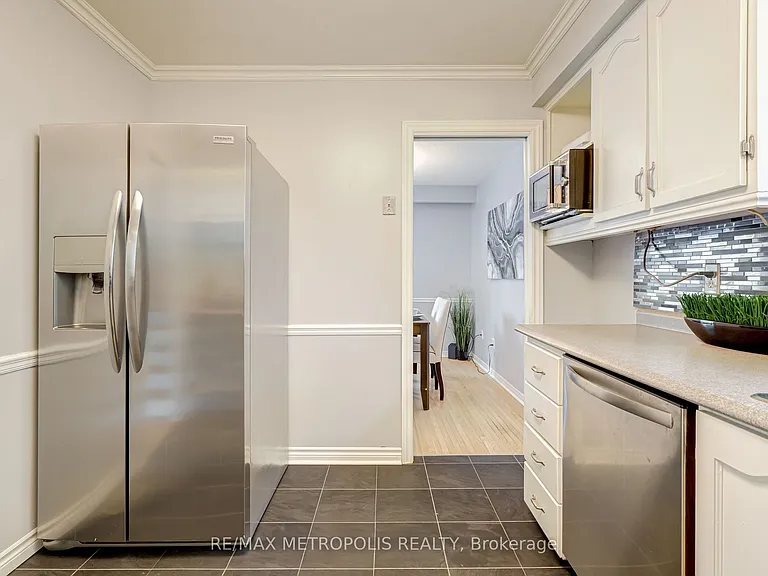 287 Waverly St N #UPPER — Photo 15
