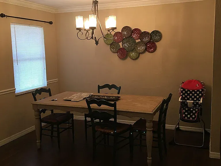 160 SW Satsuma St — Photo 5