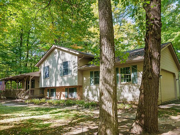 5th image of 2376 Apple Valley Dr