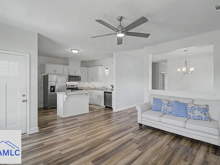 16 Crawford Ct — Photo 3