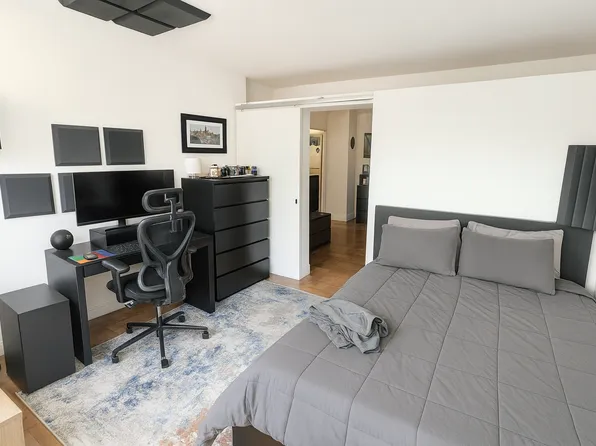 245 East 63rd Street image 3 of 13