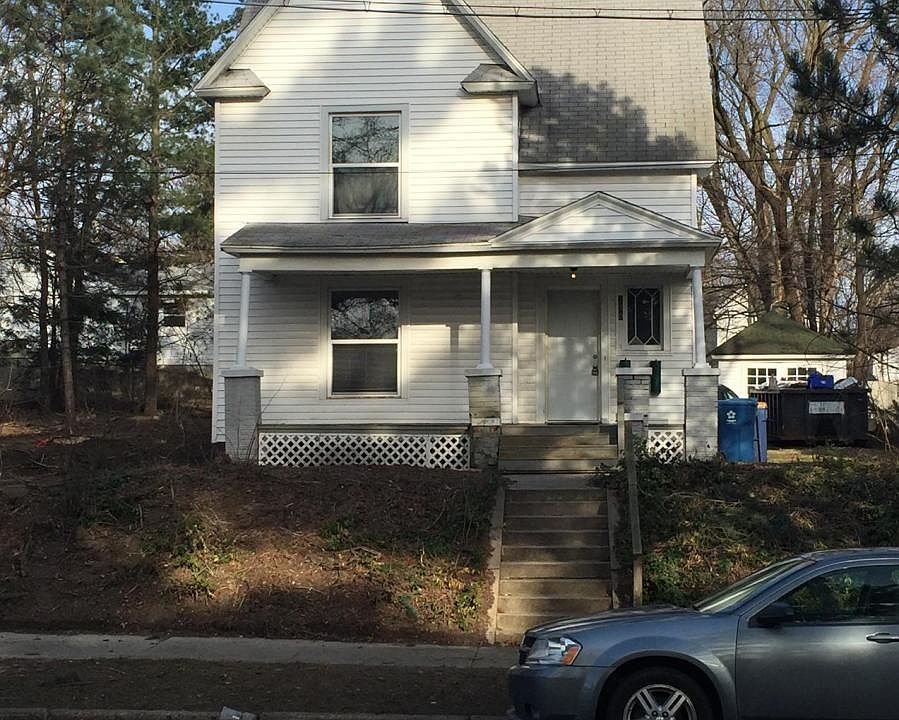 1st image of 730 Eastern Ave NE #2