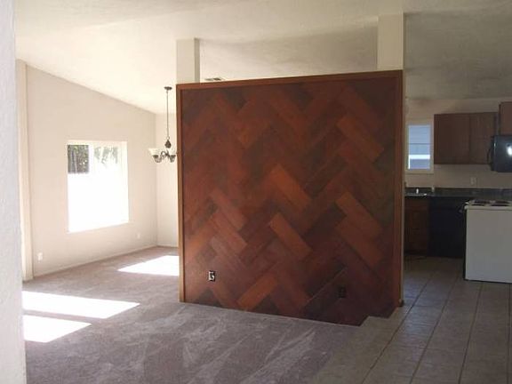 WALL OFF DINNINGROOM