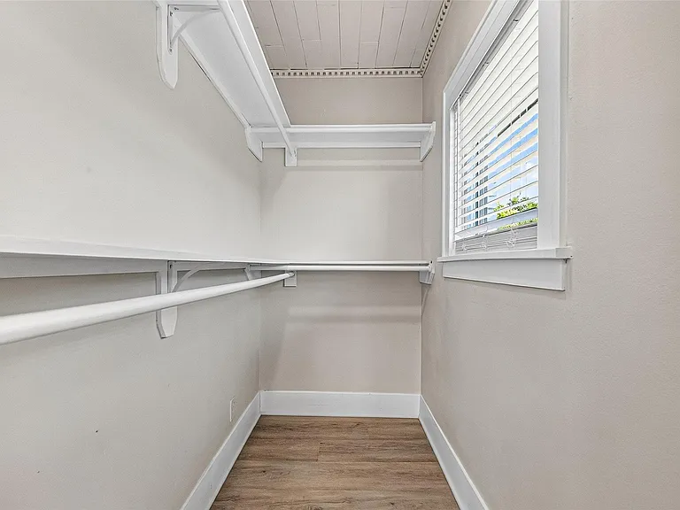 1821 Harold St — Photo 12