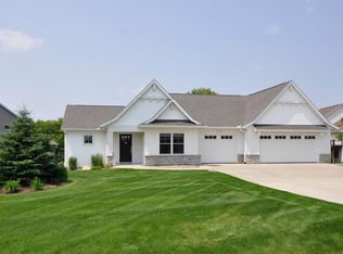 2077 Kerry Dr NE, Rochester, MN 55906