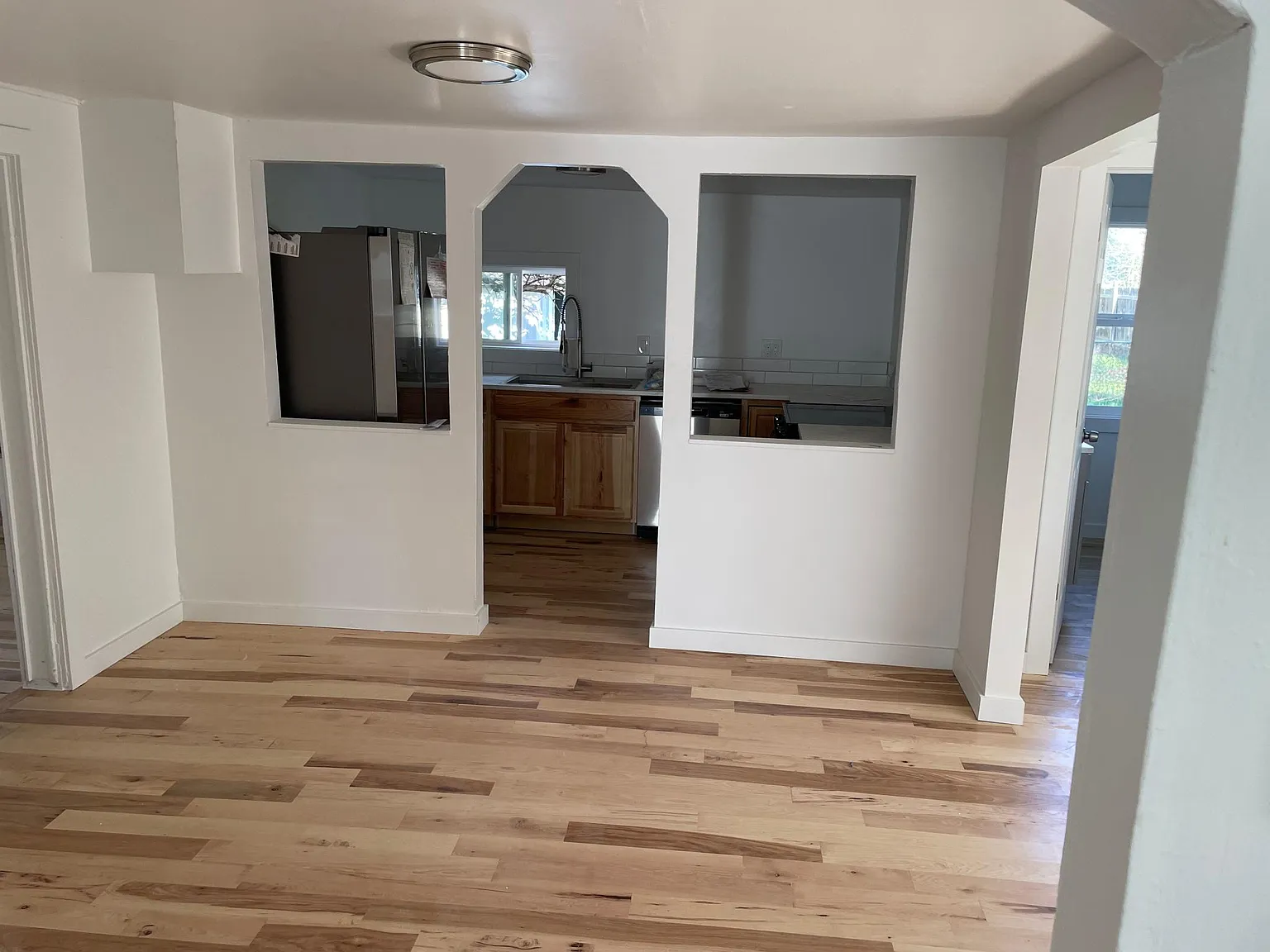 325 Pierce St — Photo 3