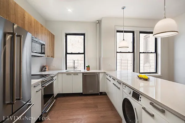 Rented by Living New York | media 10