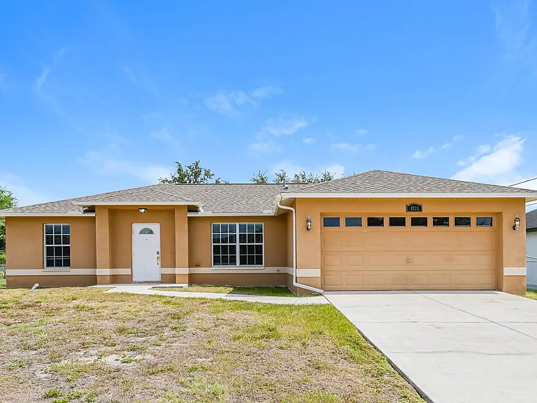 1733 SW 22nd Ln — Photo 1