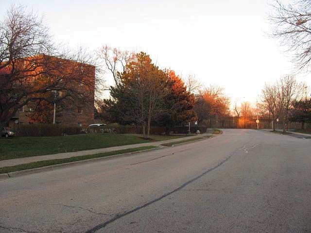 2nd image of 1460 Fairlane Dr APT 402