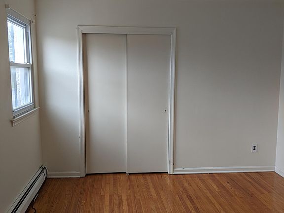 3rd image of 164 N Union Ave Floor 1