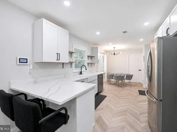 8812 Church Field Ln, Laurel, MD 20708