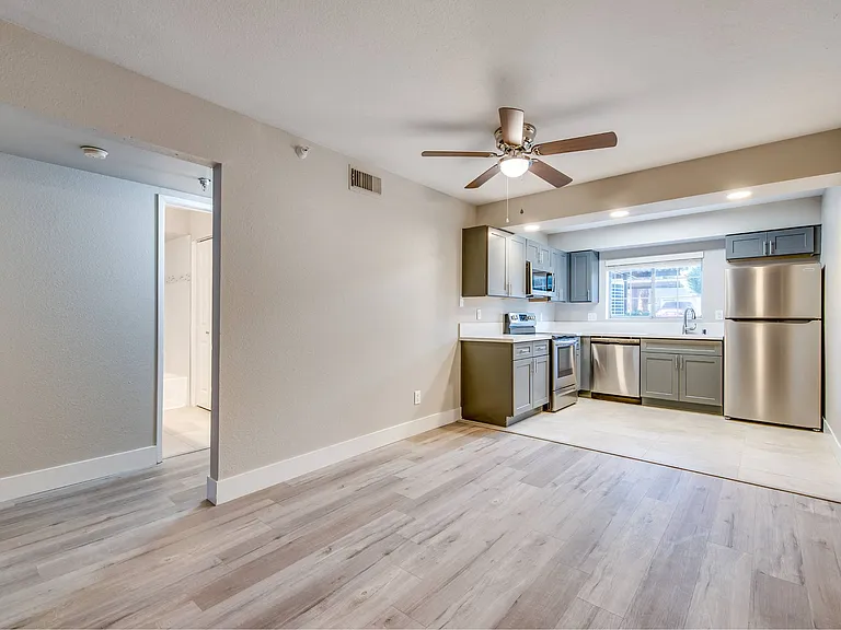 2750 S Durango Dr — Photo 16