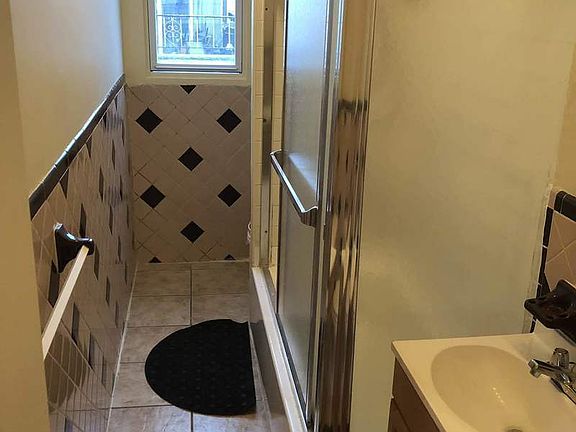 5th image of 1617 E 92nd St #2