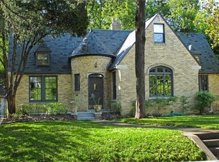1122 N Canterbury Ct, Dallas, TX 75208