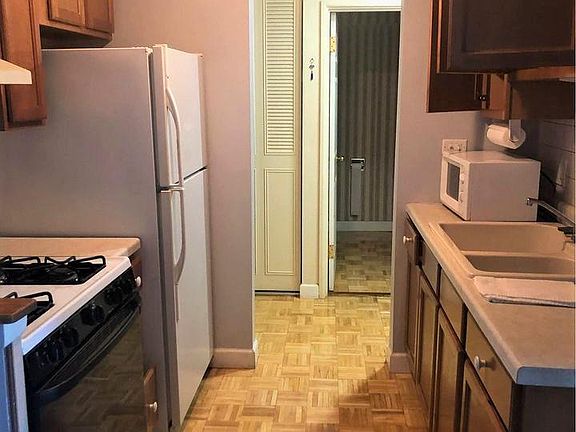 4th image of 1375 Rebecca Dr APT 307