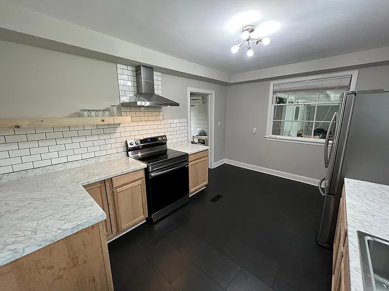2107 Richardson Dr — Photo 5