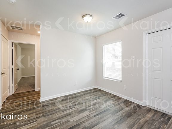 3rd image of 610 Cedar Point Dr