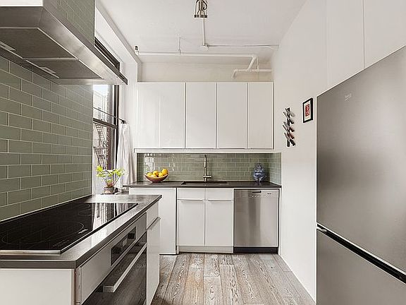 2nd image of 325 W 16th St APT 3W