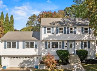 8 Mohawk Path, Bellingham, MA 02019