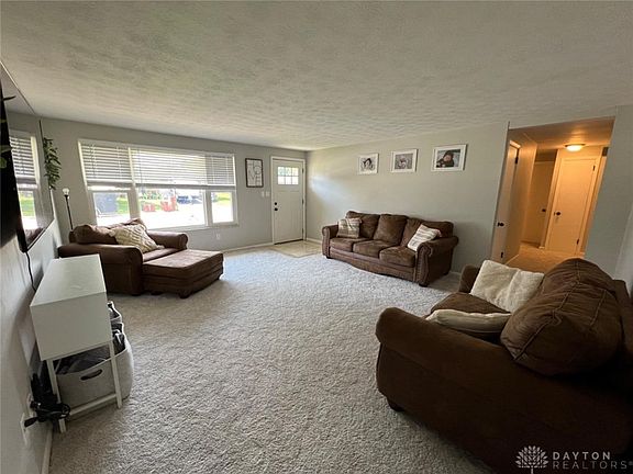 3rd image of 1022 Heathwood Dr