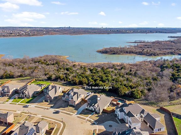 3rd image of 2743 Neblina Ct