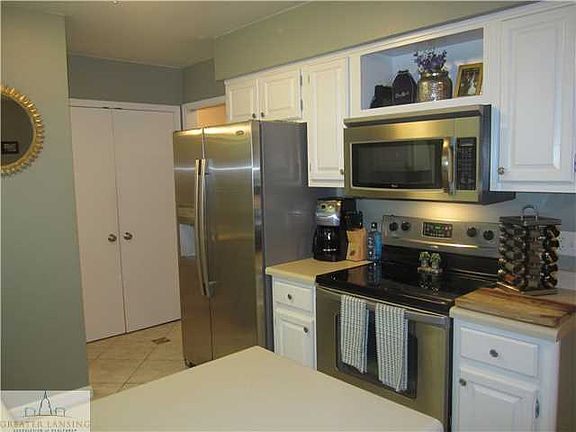 5th image of 1123 S Geneva Dr