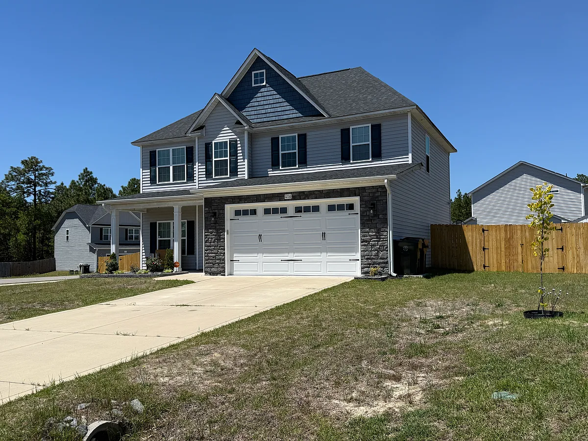 Building Photo - 1216 Yellowwood Dr