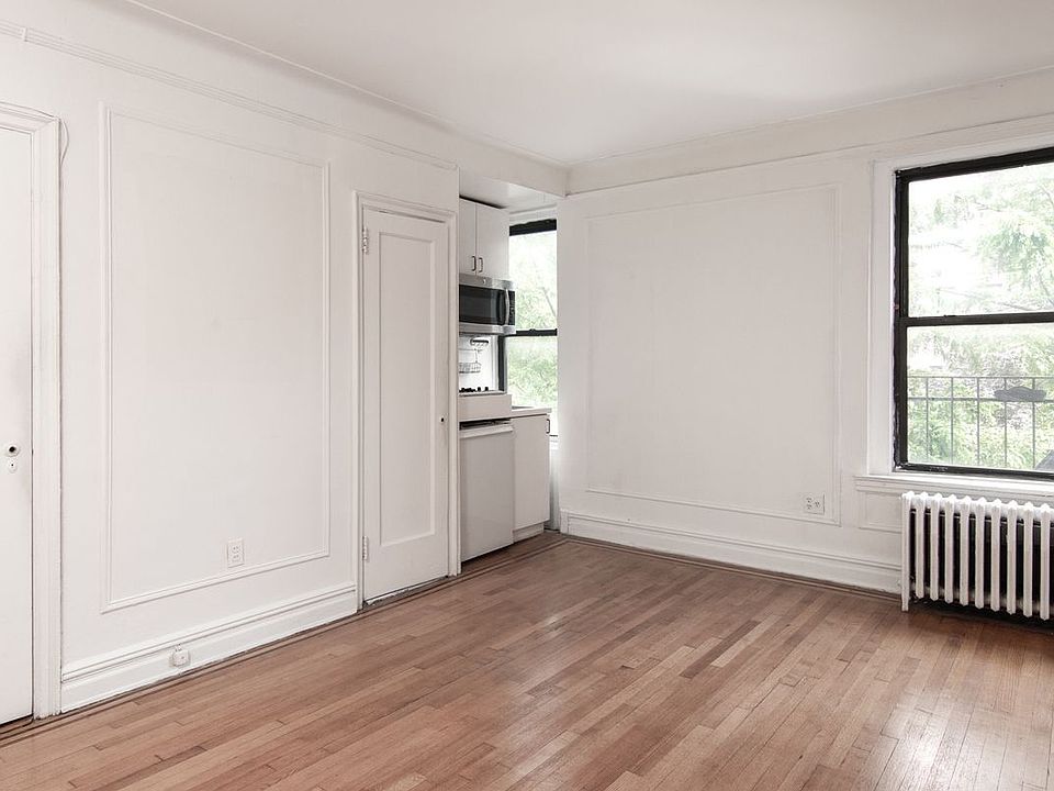1st image of 300 8th Ave APT 3B