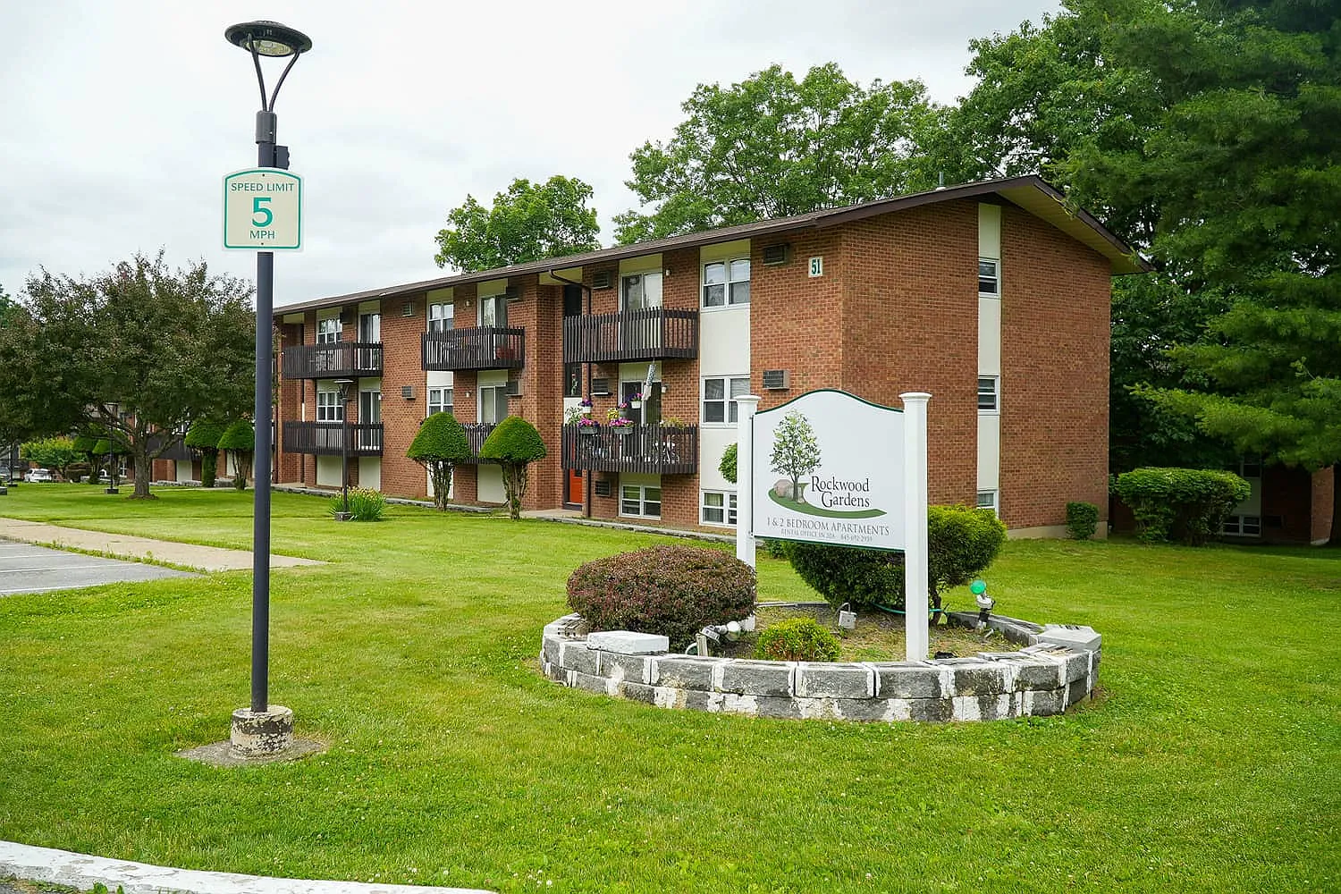 Rockwood Gardens Apartments — Photo 1