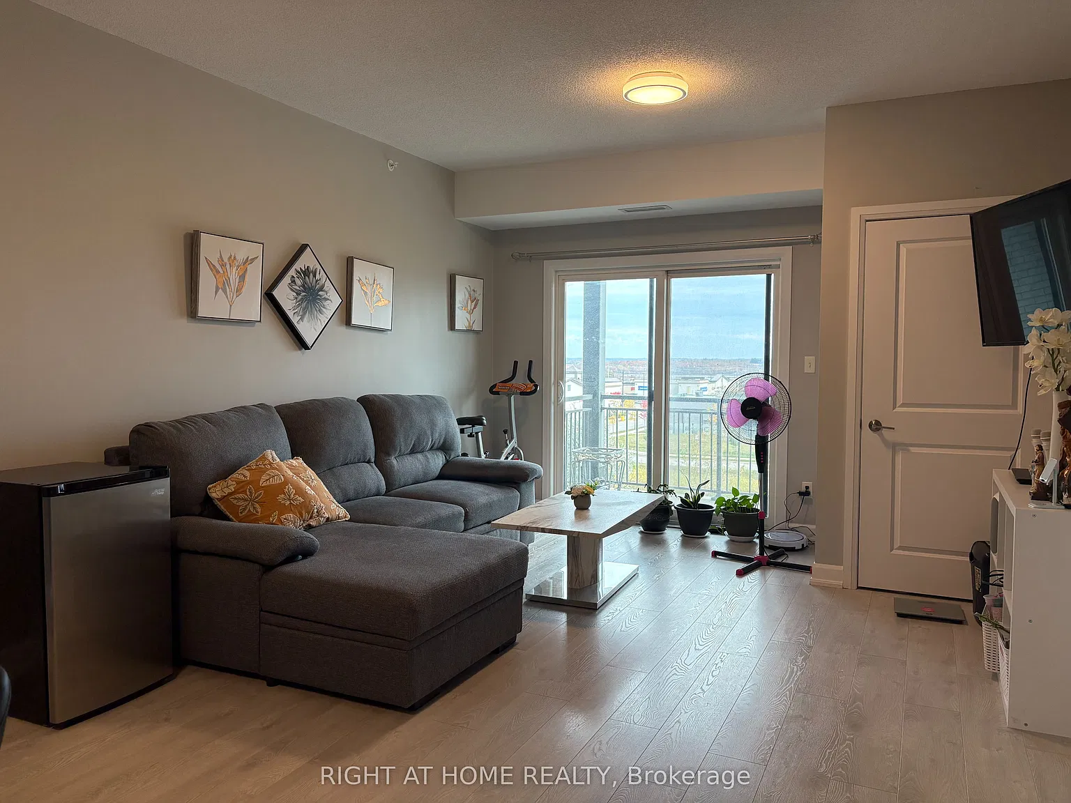 3 bed, $2,550 — Photo 4